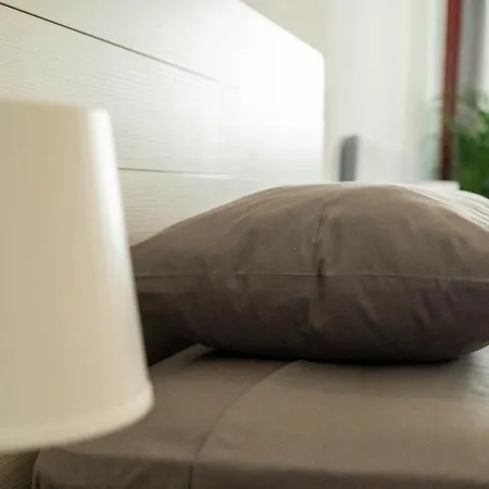 Three Bedroom In The Centre Of The Apartment *
