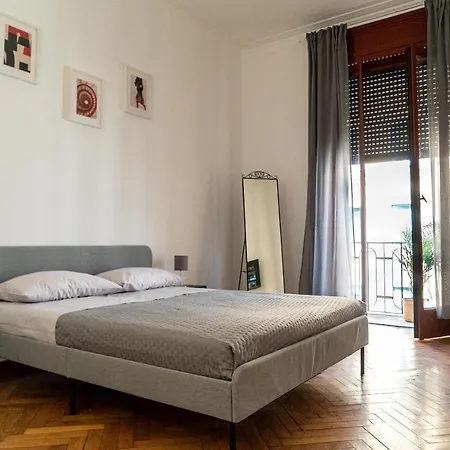 Apartment Three Bedroom In The Centre Of The *