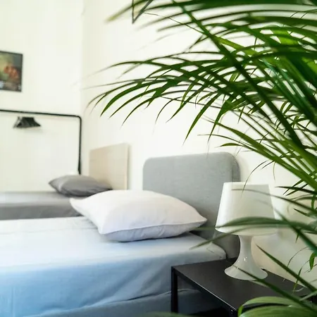 Three Bedroom In The Centre Of The *